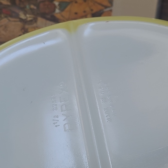 VINTAGE PYREX VERDE OLIVE CASSEROLE DISH 1.5 QUART - Picture 4 of 4